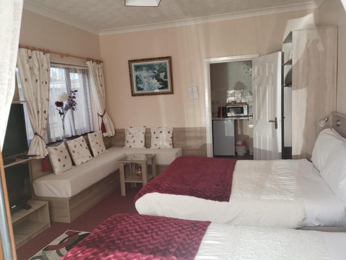 Deluxe Family Suite,1388368247:JPEG