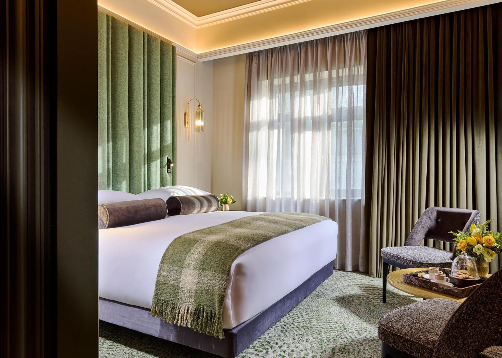Signature Room