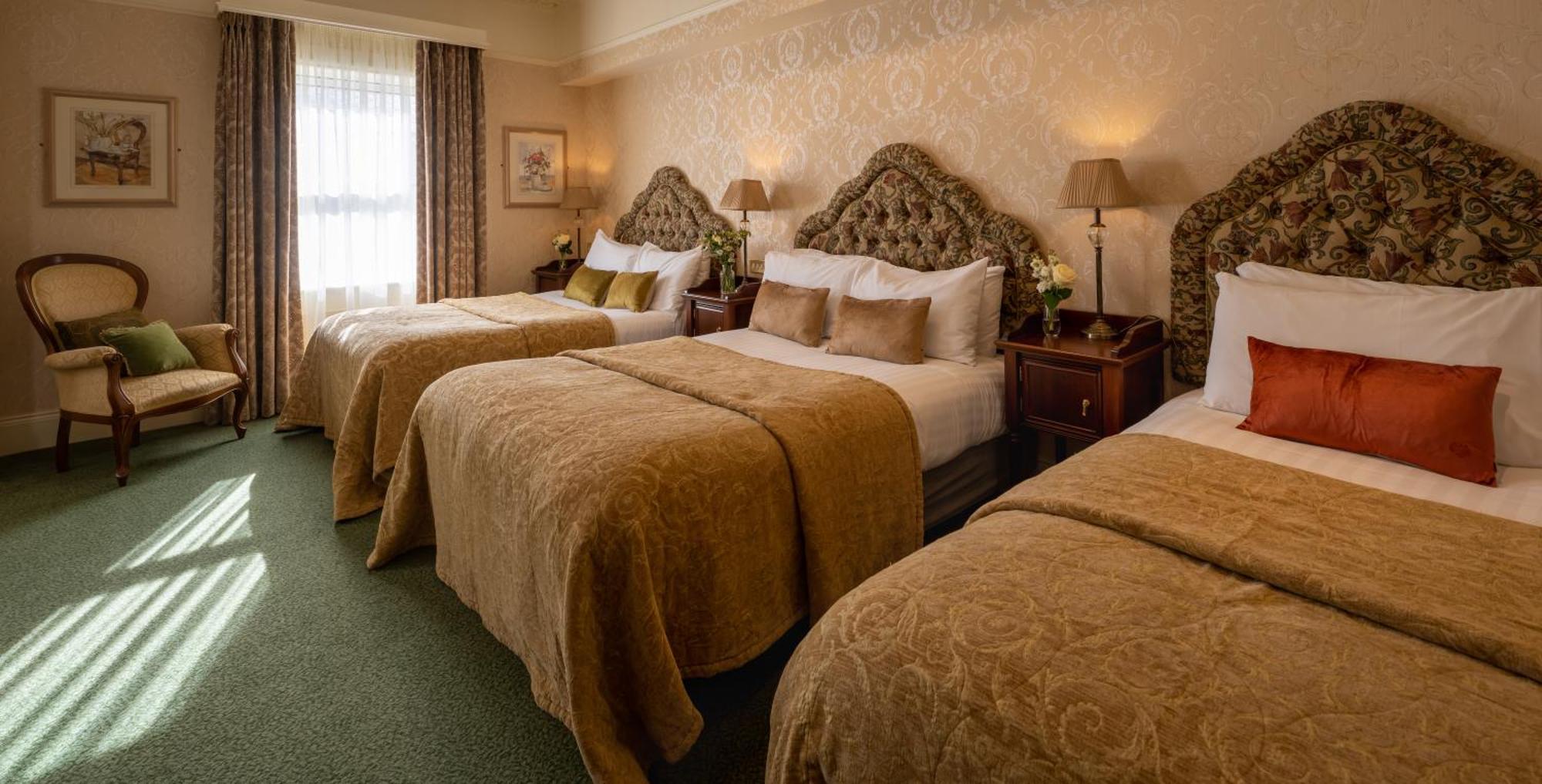 Deluxe Family Room