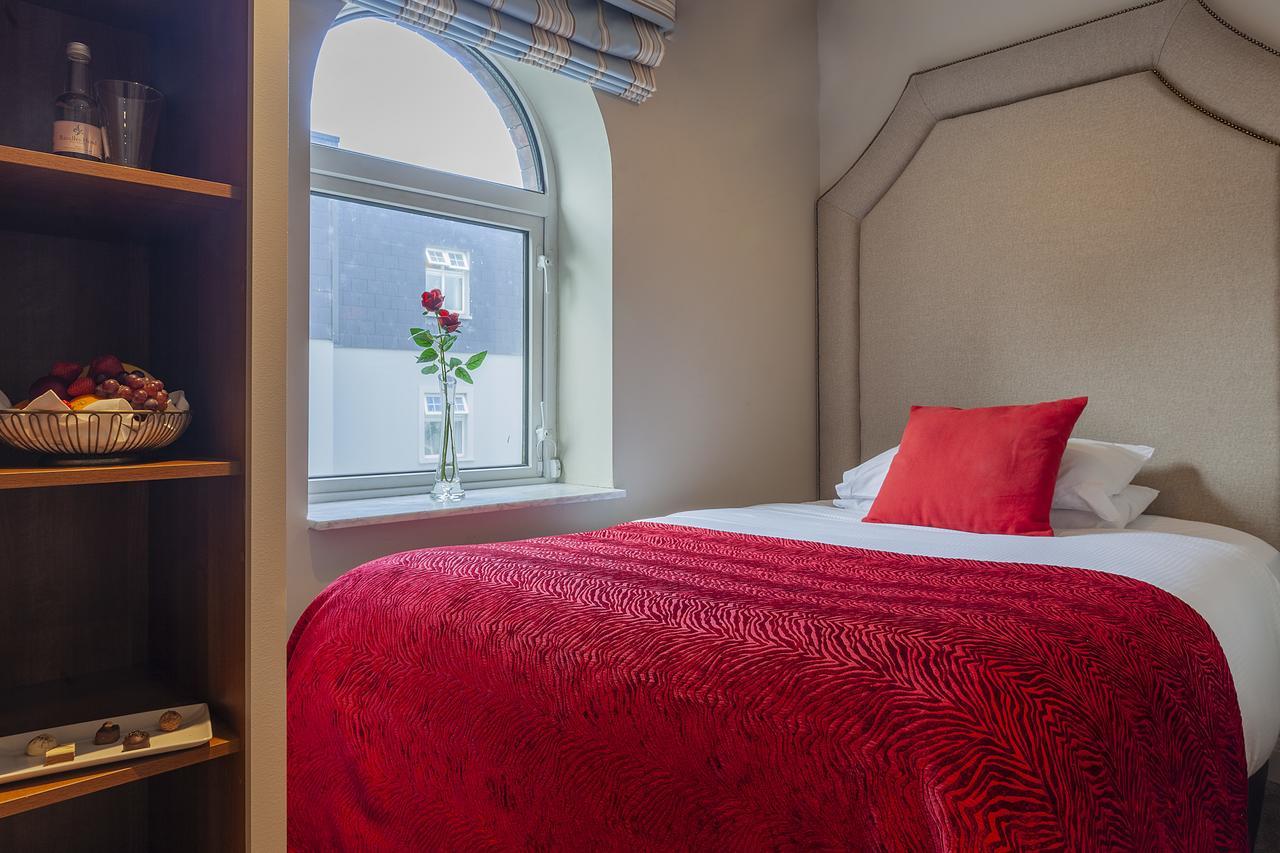 Petite Single Room