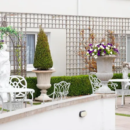 Killarney Oaks Hotel-2